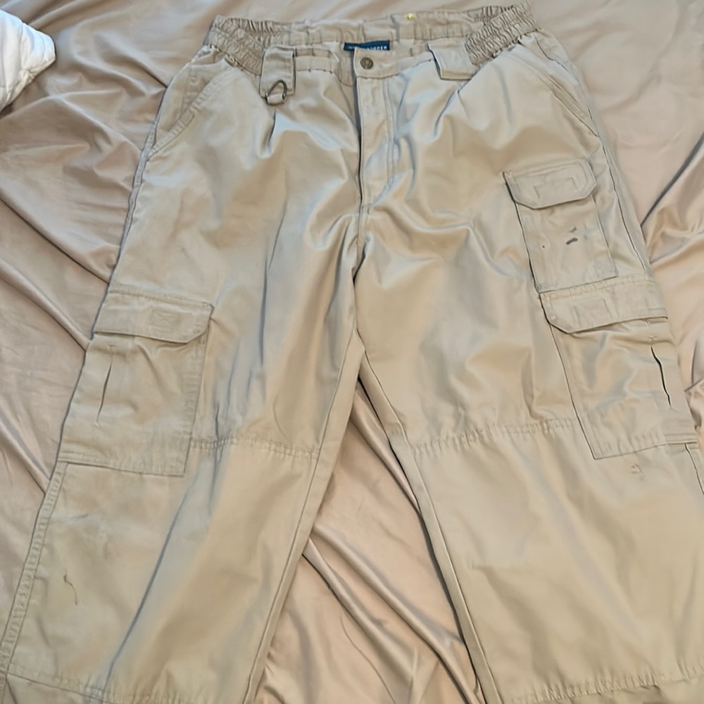 khaki cargos